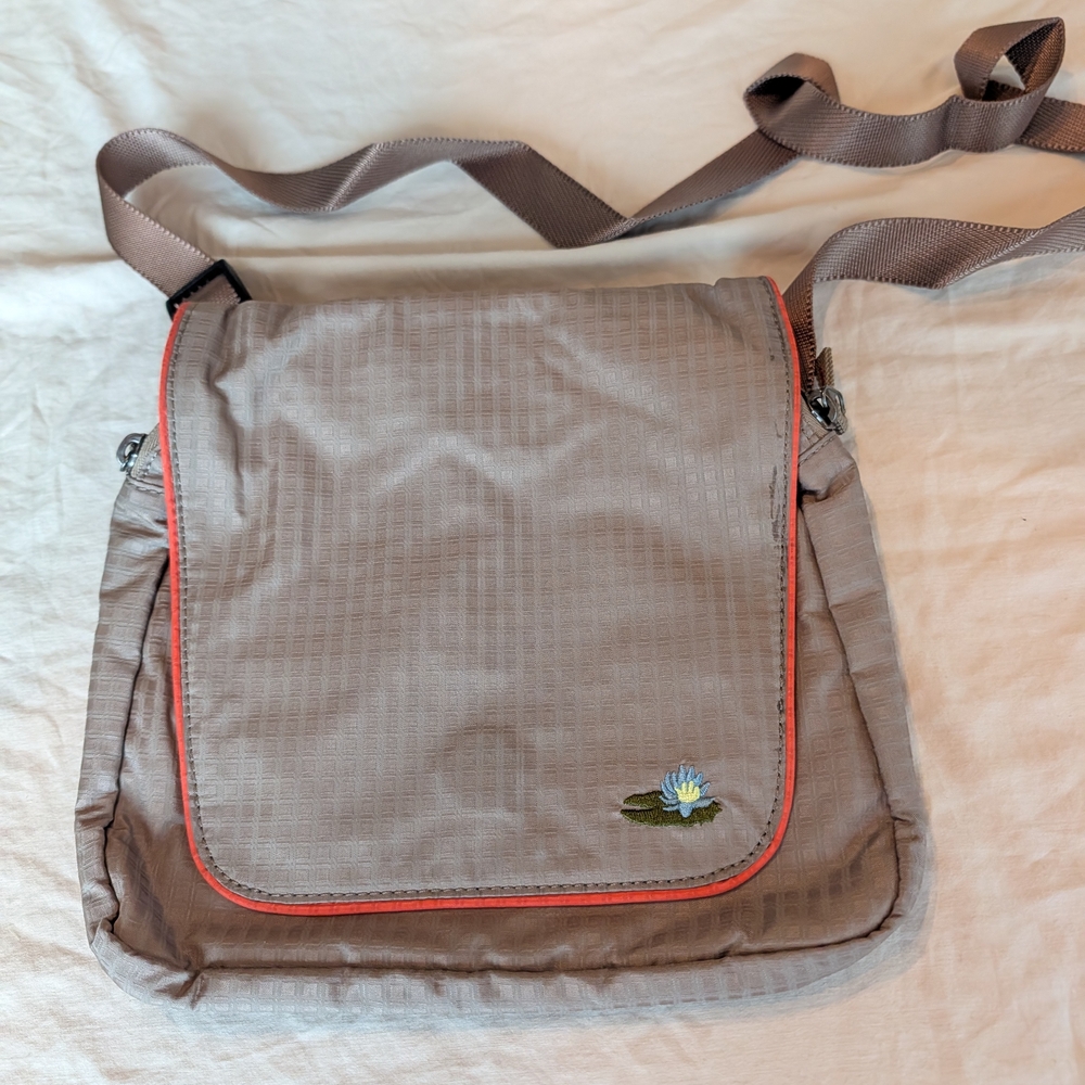 Stylish Tan Messenger Bag